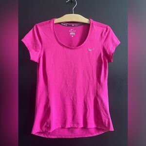 Nike women’s dri-fit t-shirt sports and airy size Small